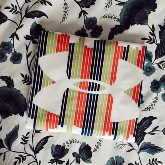 Under Armour T-shirt - Picture 2 of 6